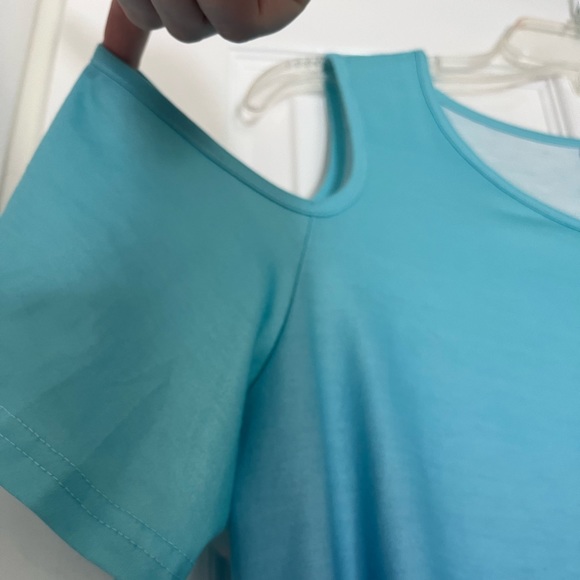 Off-shoulder Pretty Dress - Picture 3 of 5